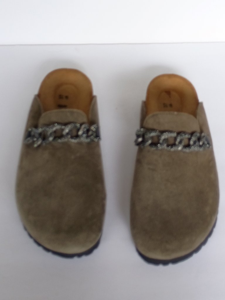Naot Women's Memphis Clog In Oily Olive Size 6 Excellent